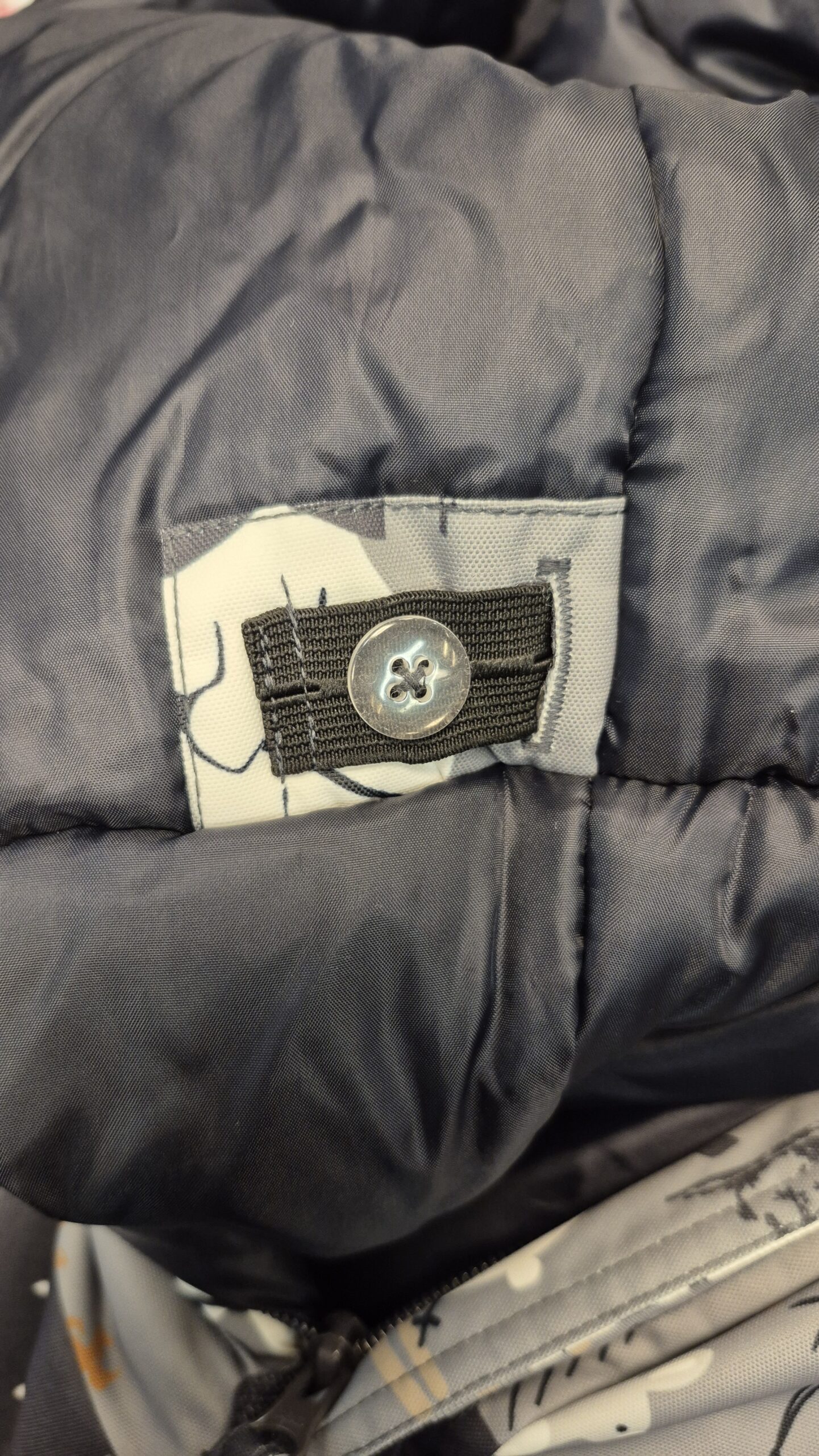 Jonathan talvekombe 'Hall'